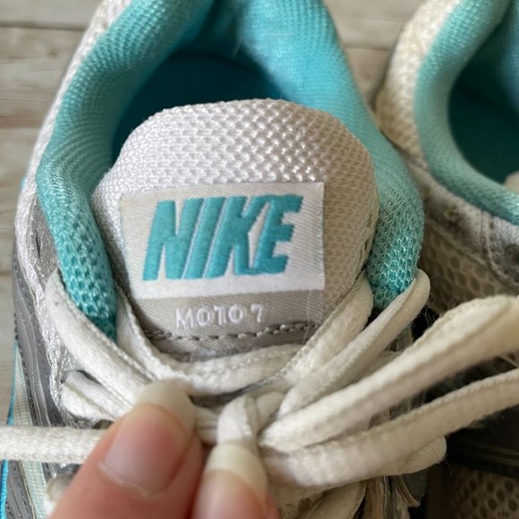 Nike Air Moto 7 Bowerman Series Womans Running Sneaker - Picture 2 of 7